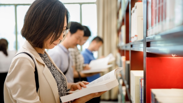 05走进专修阅览室 05走进专修阅览室