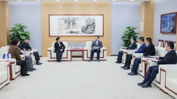 会面交流_调整大小